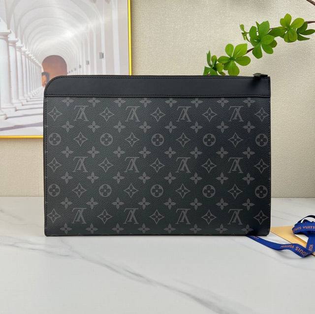 Louis Vuitton 顶级原单 独家背景 M82074黑花 尺寸: 35 X 25 X 2.8 Cm Pochette Jour 手包可以收纳笔记本电脑
