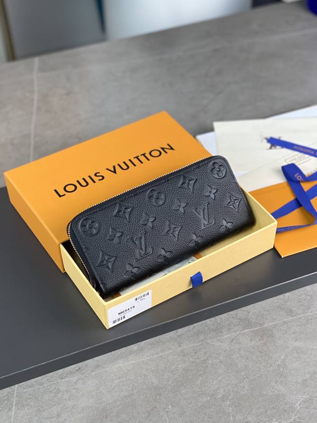 M60171 黑色 Louis Vuitton Sarah钱夹外部采用精心压纹的 Monogram Empreinte 皮革 内部设计巧妙 拥有众多口袋和信用卡