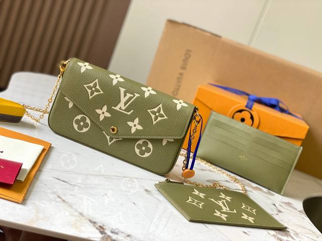 特级精品原厂皮 M82480绿色 本款 Pochette F licie 链条包选用 Monogram Empreinte 皮革 以淡雅色彩描绘 Monogra