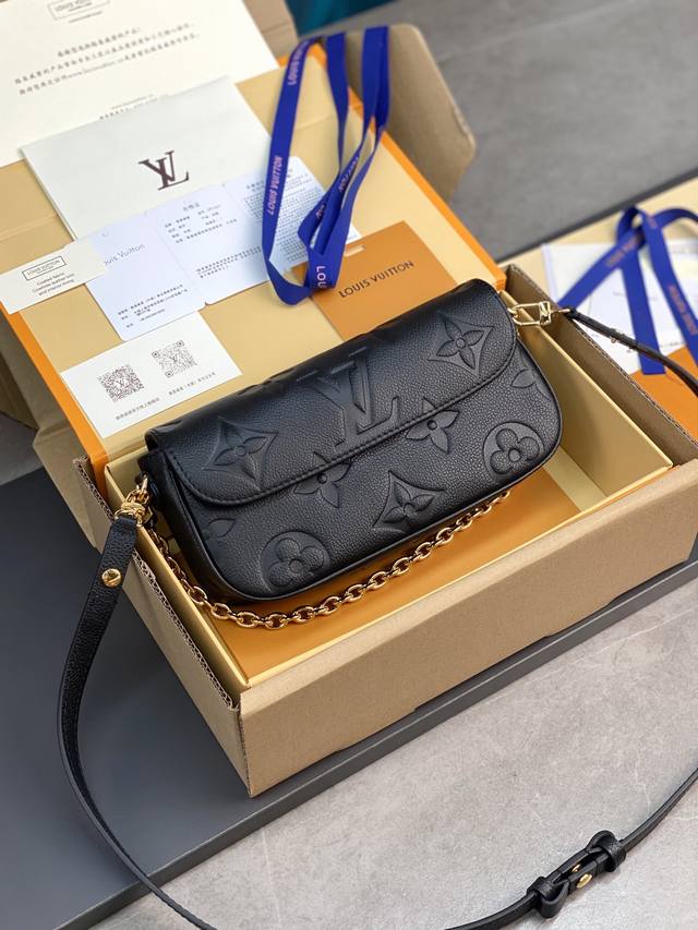 升级版本m82211 黑色压花 Wallet On Chain Ivy 手袋为 Monogram Empreinte 粒面皮革压印大号 Monogram 图案