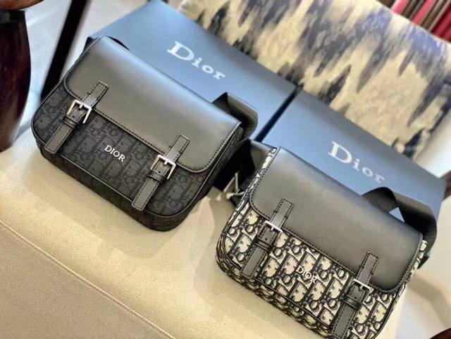 原单 Dior 迪奥 Homme Tote 专柜售价2.4W 推荐入 Pre-Fall早春新款saddle Bag中性款的saddle Bag强势推 Dior新