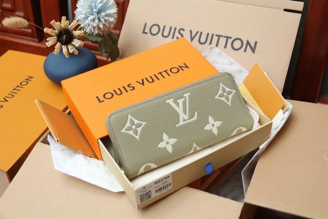 原单品质 M82478绿色 Louis Vuitton Sarah钱夹外部采用精心压纹的 Monogram Empreinte 皮革 内部设计巧妙 拥有众多口袋