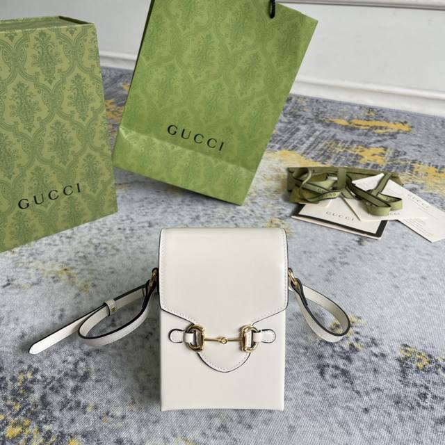 Gucci新款专柜品质 顶级原单货 实物实拍 款号 白皮尺寸 宽1 X高17X侧宽4 出货啦 配礼品盒