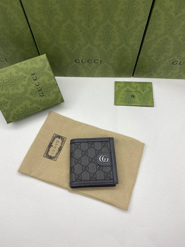 配绿盒包装 Ophidia系列短夹 Gg标识由在1930年代出现的gucci钻石菱格纹演化而来 并从此成为gucci的传统精髓 这款全新ophidia系列卡包就