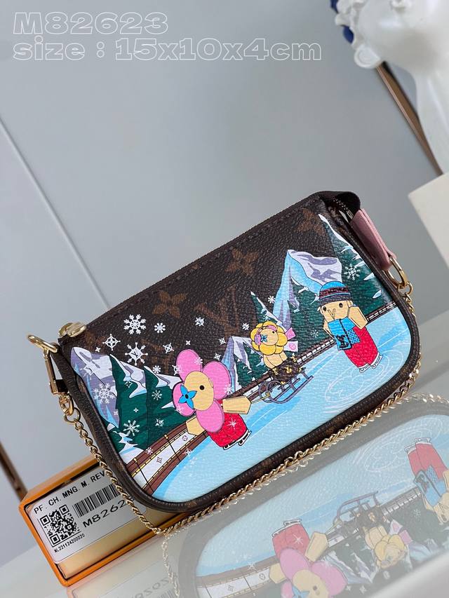 顶级原单 独家实拍 M82623 本款 Mini Pochette Accessoires 手拿包出自 2023 冬季系列 描绘品牌吉祥物 Vivienne 和
