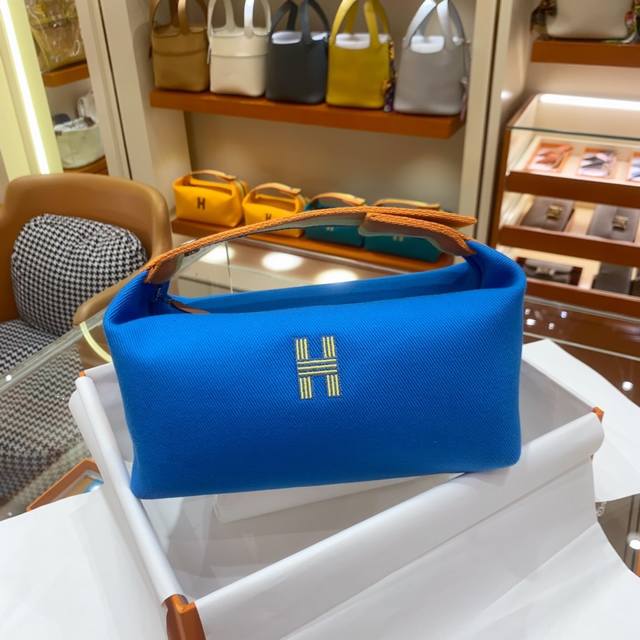 饭盒包 -- 明蓝色21 帆布的材质随性且休闲 容量感人 高级化妆包