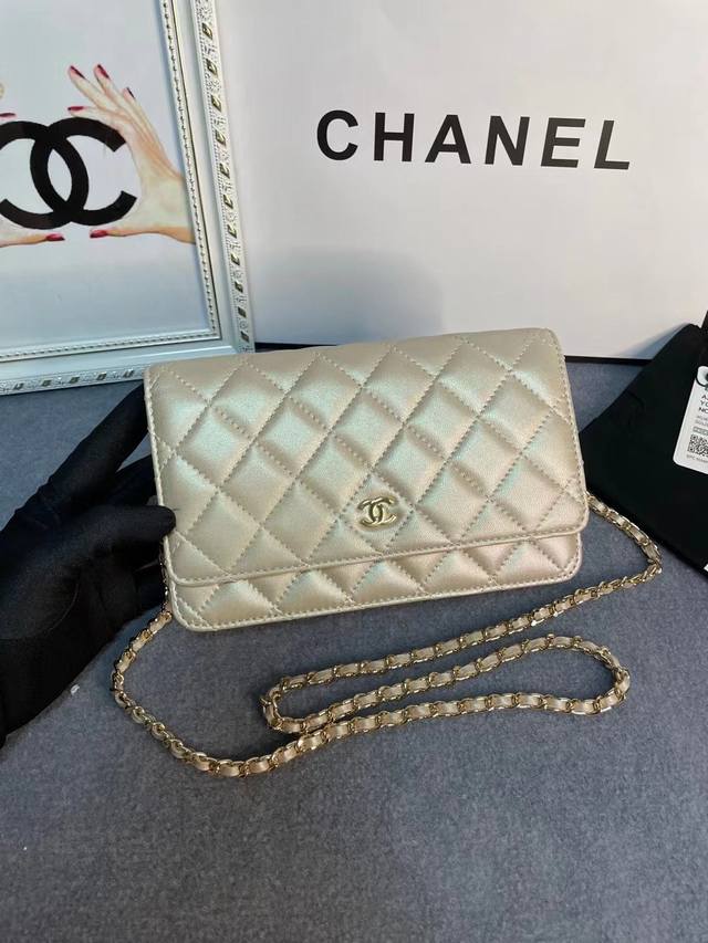Chanel33814# 经典款进口小羊皮珠光色菱格发财包18K金五金对原版开发 尺寸 13X19.5X3.5Cm