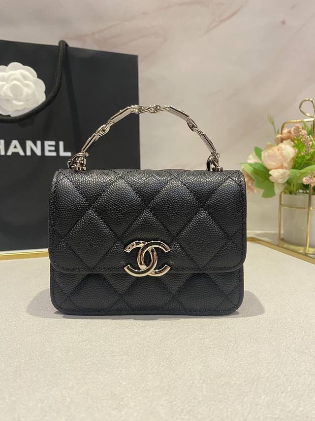 Chanel 22Cc 春夏系列珐琅手柄小挎包 正品 溢价24000 购入 太难了 正品现在好多款都要溢价 只能怪设计师太厉害了 总是设计出这么可爱的小废包只能