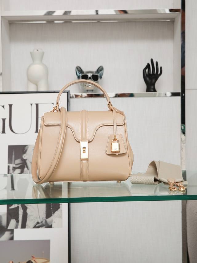 特级品质 全钢五金 Celine最新经典袋款的名字源于celine高级时装的巴黎地址 即巴黎第二区薇薇安街 Rue Vivienne 16号的科尔伯特公馆 Ht