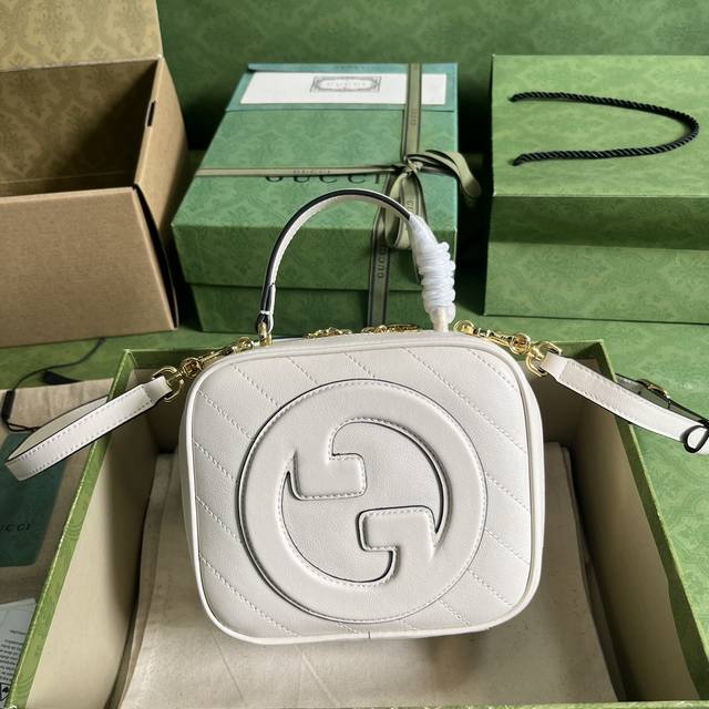 配全套原厂绿盒包装 Gucci Blondie系列手提包 源自品牌典藏设计的圆形互扣式双g匠心演绎gucci Blondie系列 这款gucci Blondie