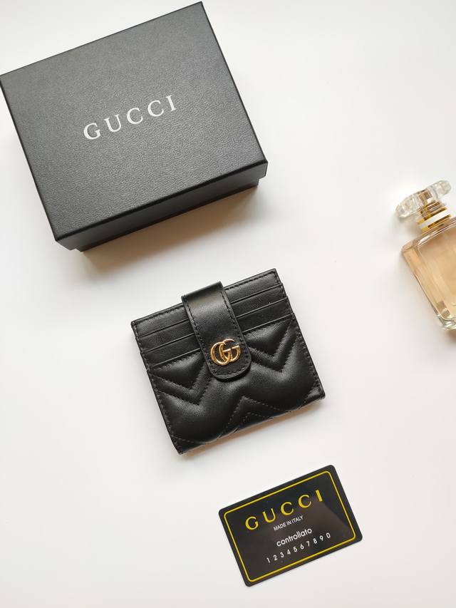 Gucci爆款款号:602 里外全皮卡包 卡位多 超薄款 1:1原版品质 简单百搭 超薄款 超级美哦
