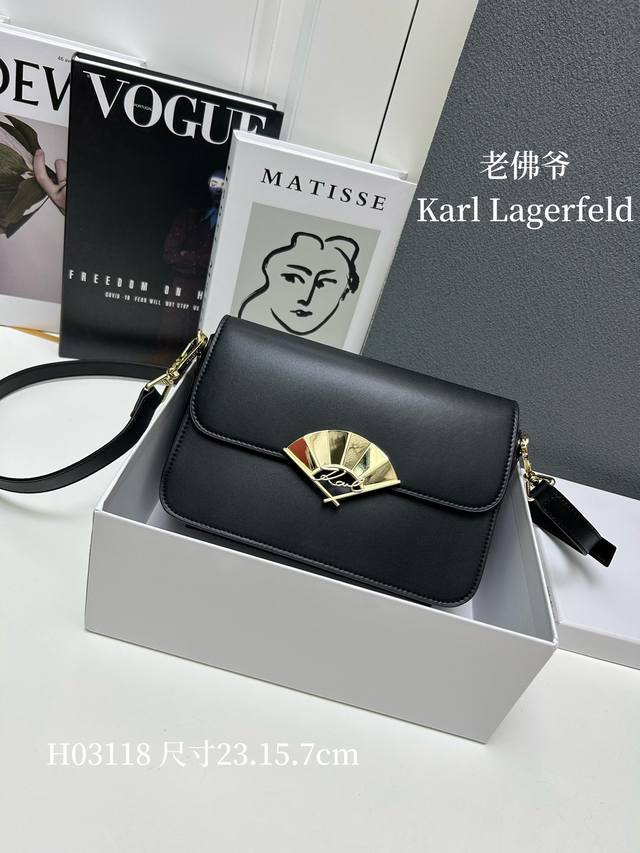 配盒子 新款 老佛爷karl Lagerfeld女士k Signature Fan 斜跨包 原版牛皮 对版五金 型号h03118 尺寸 长23宽7高15Cm