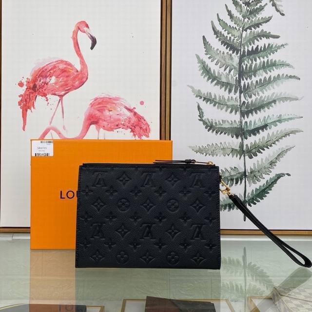 Louis Vuitton 顶级原单 独家背景m68705 黑色 尺寸:23.0X 16.0X 2.0 Cm M lanie 中号手拿包取材柔软 Monogra
