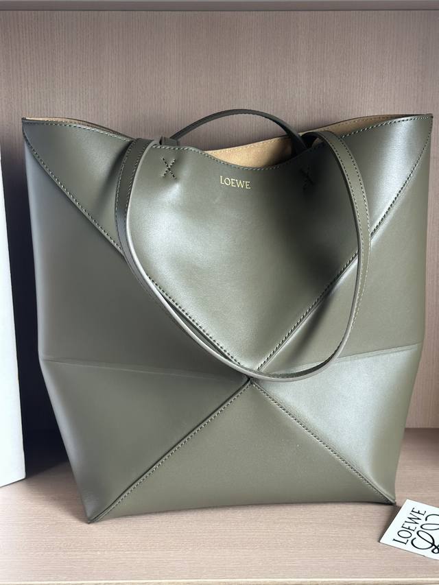 原厂皮 小号 Puzzle Tote 2-1-3 新品 型號1762 亮面牛皮革 Puzzle Fol Dpuzzle Fold 手袋从品牌经典手袋系列的几何线