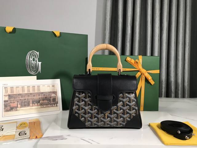 正品级 Goyard Mini Saigon 西贡包 象征着爱情 优雅 与精致的saigon包 低调做工又完美 这款包优雅复古又不失风情让人很难拒绝的款式 拎起