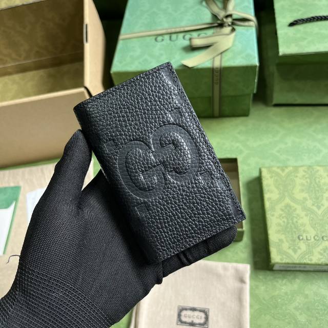 配全套原厂绿盒包装 超级双g卡片夹 Gucci将历史传承 创造力和创新精神转化为丰富多彩的品牌系列 从主打单品到个性配饰 从日常穿搭到特殊场合服饰 品牌钟爱的各