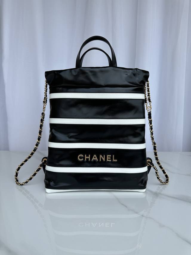 品牌:Chanel型号:As3859简介:原单质量，经典之作，华丽与气质的前沿，是你意想不到的尊贵。皮种:原单进口牛皮，里配原版布。五金:原版五金配制尺寸22C