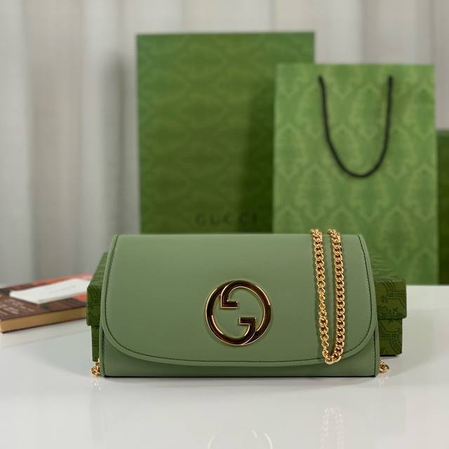 原厂皮 盒子包装 全新gg Blondie系列链条小包，原厂绿色皮革搭配金色调配件，款号725215绿皮，尺寸21X10.5～