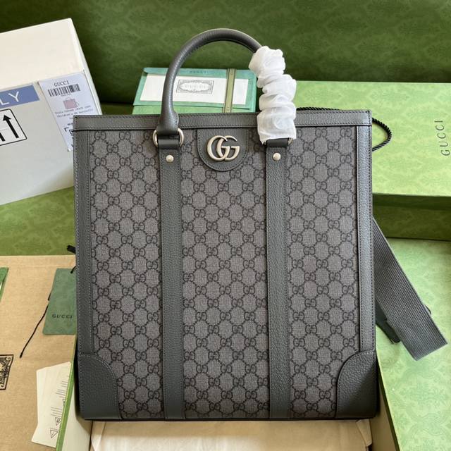 配全套原厂绿盒包装 Ophidia系列大号购物袋，品牌推出的各系列延续了单品不应只流行一季，而是随时间流逝历久弥新的设计理念。源自guccio Gucci首字母
